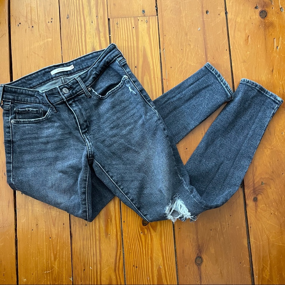 Levi’s 711 Skinny Jeans